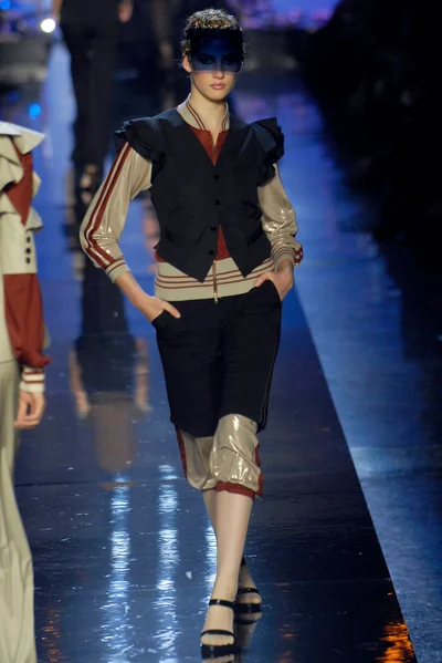 Look 50